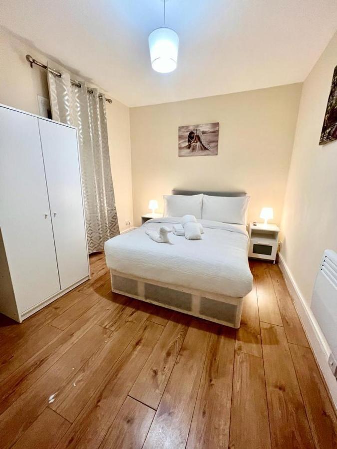 Апартаменти Studio Flat In Colliers Wood Лондон Екстер'єр фото