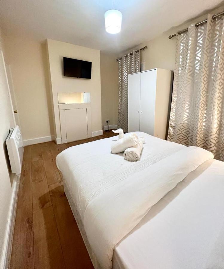 Апартаменти Studio Flat In Colliers Wood Лондон Екстер'єр фото